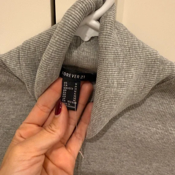 Forever 21 Gray Ribbed Crop Top - Picture 2 of 2